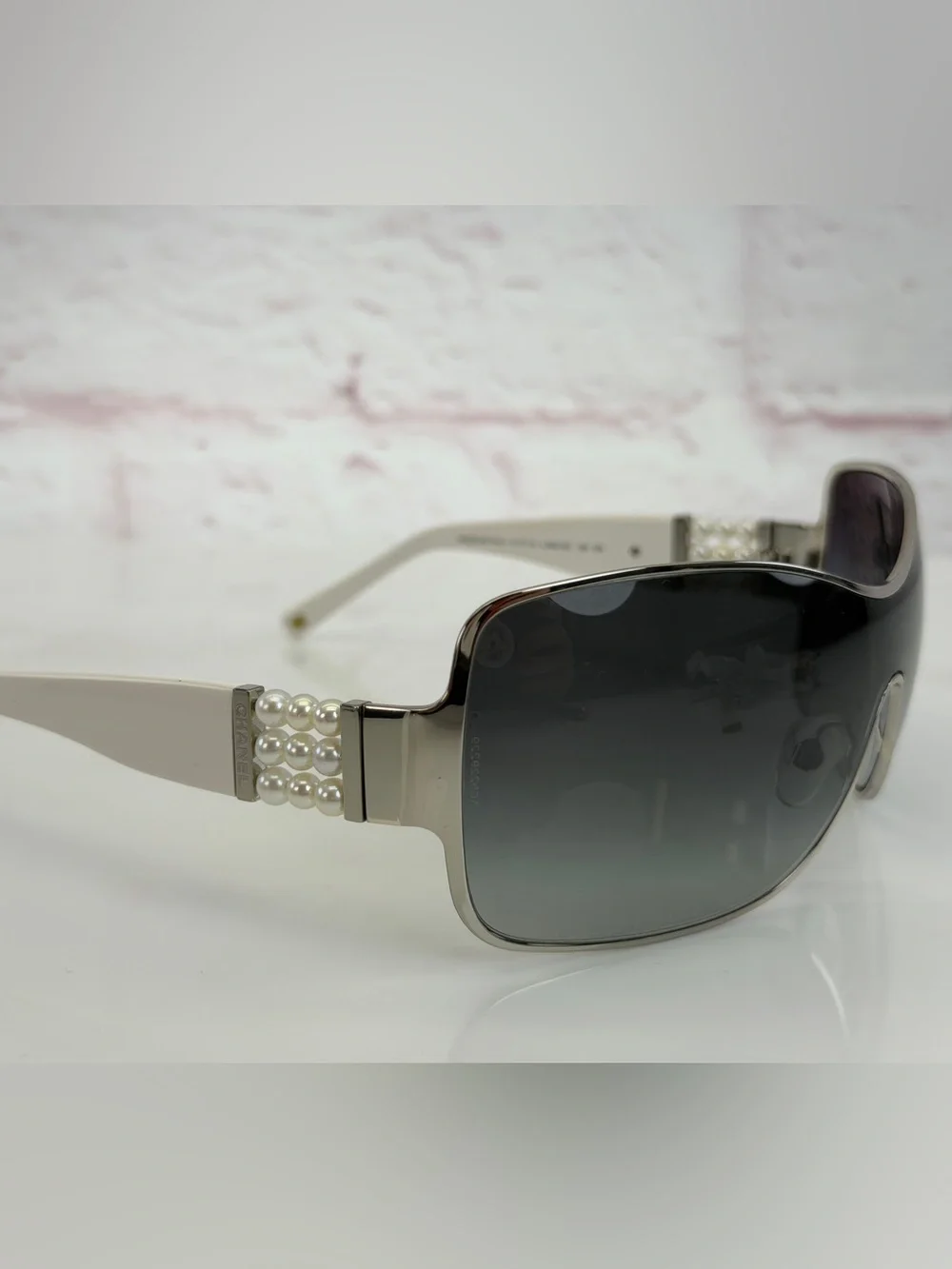 Y2K CHANEL White/Silver Frame Oversized Pearl Sunglasses-4177